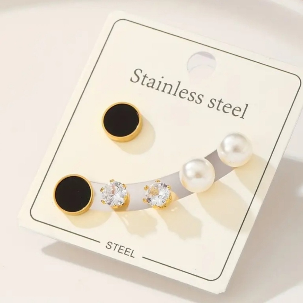 Last One! NEW! Stud Earrings set
